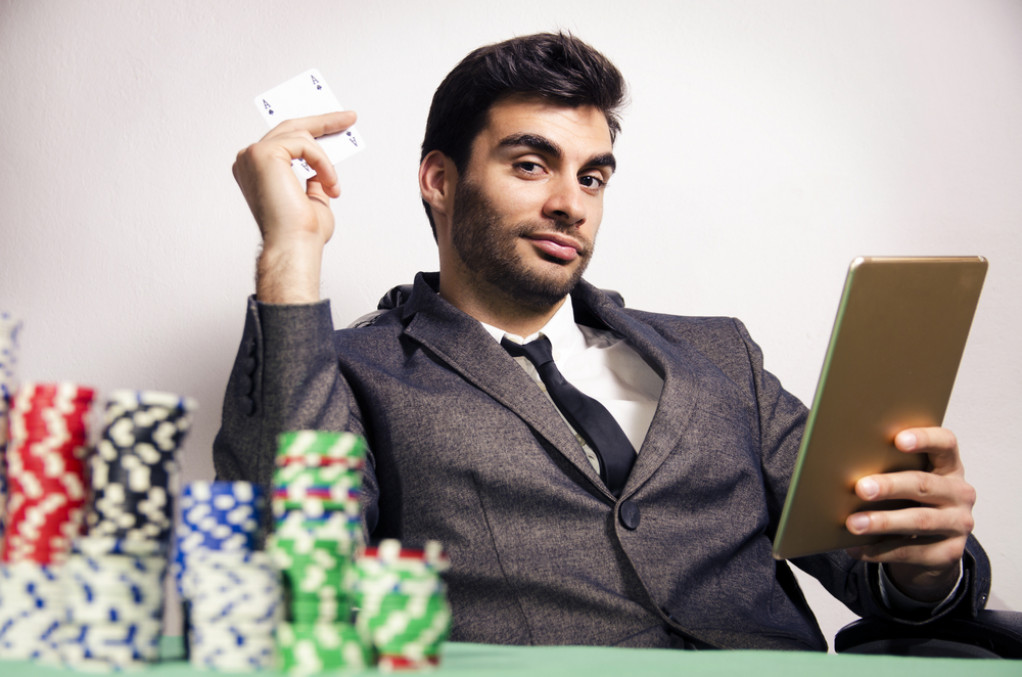 Spil casino på nettet – for pengene og underholdningens skyld